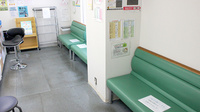 サンワ薬局西大泉店の待合スペース