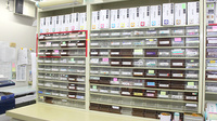 サンワ薬局西大泉店の薬棚