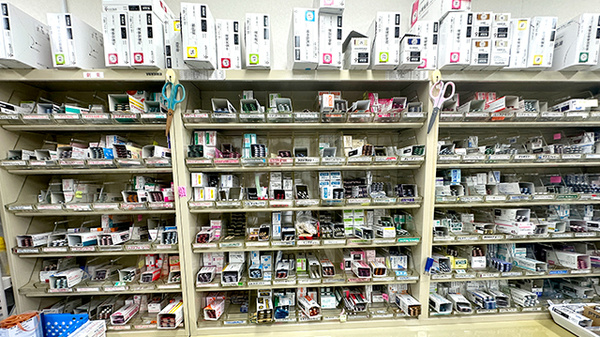 西岡メディカル薬局野幌店の薬棚