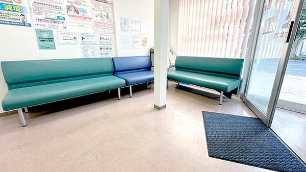 あおば薬局の待合スペース