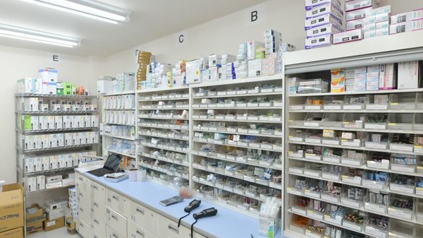 ノルデン薬局藤野店の薬棚