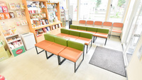 ウェルネス薬局函館石川店の待合スペース