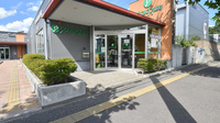 ウェルネス薬局亀田本町店の入口