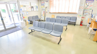 ウェルネス薬局亀田本町店の待合スペース