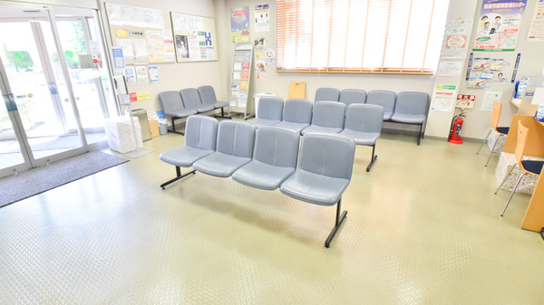 ウェルネス薬局亀田本町店の待合スペース