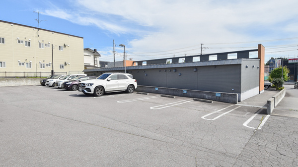 ウェルネス薬局亀田本町店の駐車場
