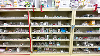 日本調剤小樽薬局の薬棚