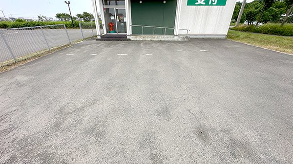 おたのしけ調剤薬局の駐車場