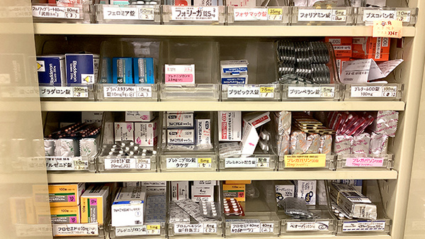 しべつファーマシーの薬棚