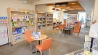 加藤薬局西２１条店の待合スペース