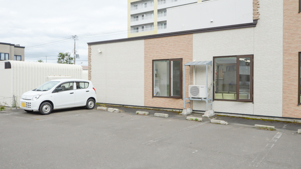 はまなす薬局砂川店の駐車場