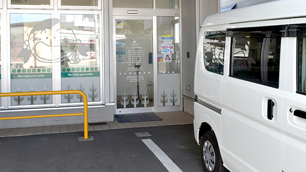 そうごう薬局 弘前駅前店の入口