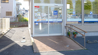 クオール薬局豊里店の入口