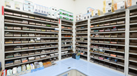 ウジエ調剤薬局　台原駅前店の薬棚