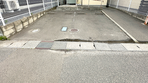 そよ風薬局の駐車場