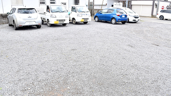 おいかた調剤薬局の駐車場