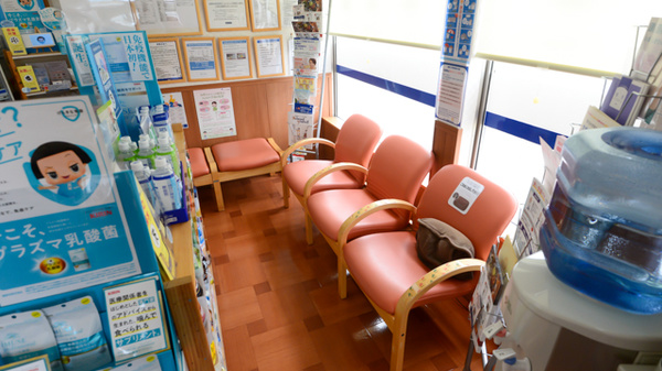 クオール薬局ささきの店の待合スペース