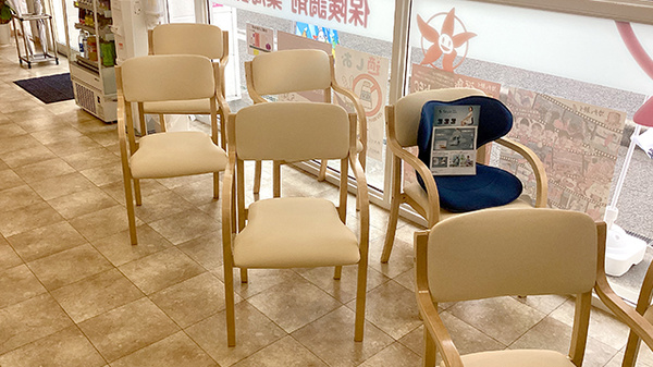 ばにら薬局 新浜町の待合スペース