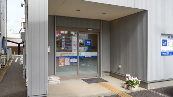 クオール薬局堂前店の入口