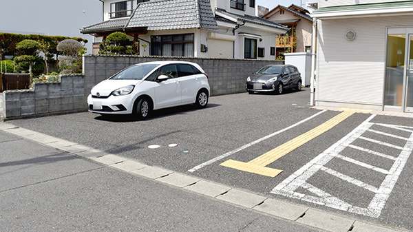 ハーモニー薬局あさか店の駐車場