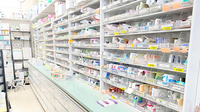 くすりのマルト調剤薬局　谷川瀬店の薬棚
