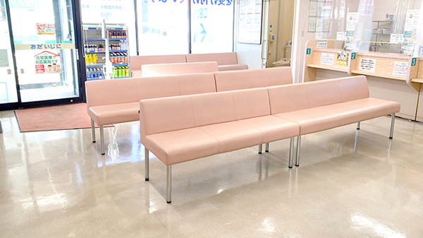 くすりのマルト調剤薬局　いわき市医療センター前店の待合スペース