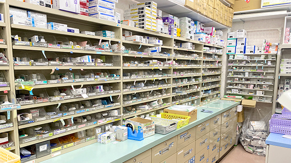 くすりのマルト調剤薬局　つづら店の薬棚