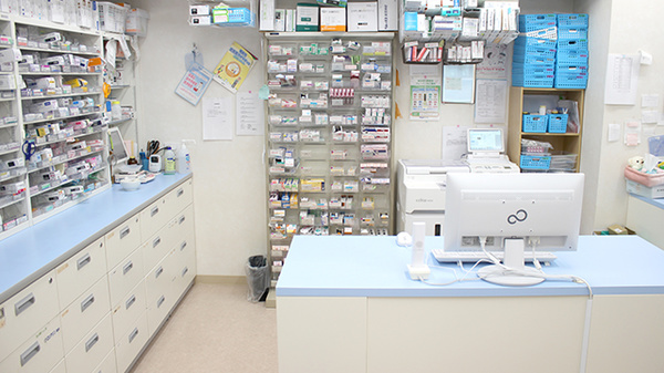 アイル薬局川俣店の調剤室