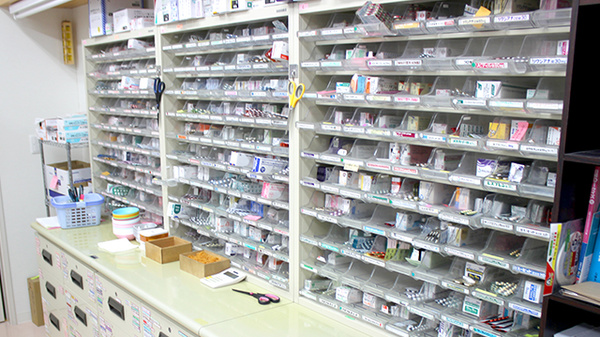 きよはし薬局駅前店の薬棚