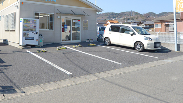 あおぞら薬局金沢店の駐車場