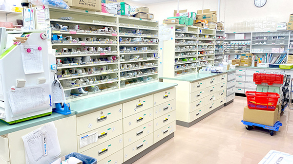 くすりのマルト調剤薬局　鮎川店の調剤室