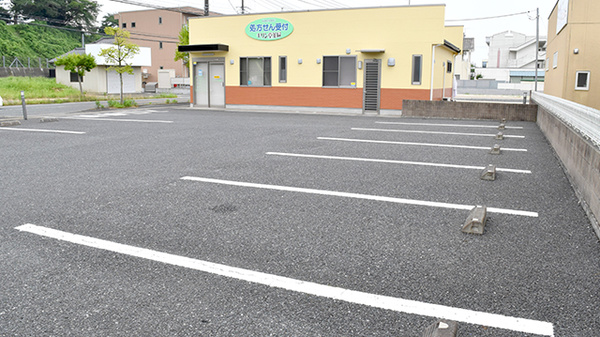 キリン堂薬局の駐車場