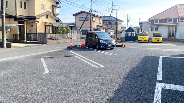 すず薬局　那珂店の駐車場