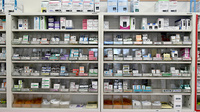 オハナ薬局人見店の薬棚