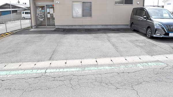 榛東薬局山子田店の駐車場