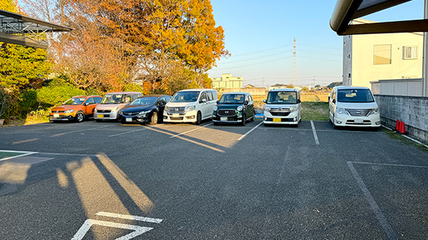 ことのは薬局の駐車場