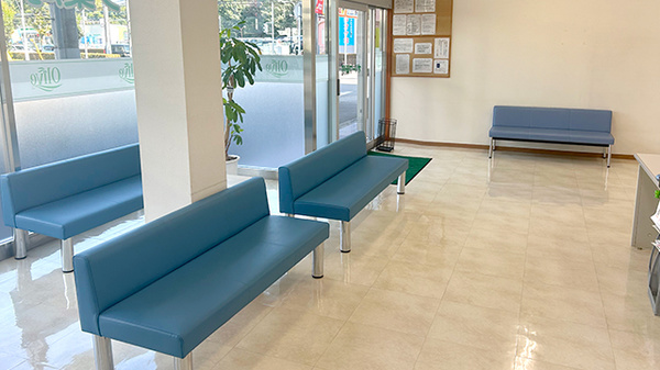 オリーブ薬局の待合スペース