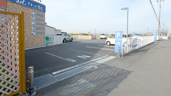 クオール薬局ララ２号店の駐車場