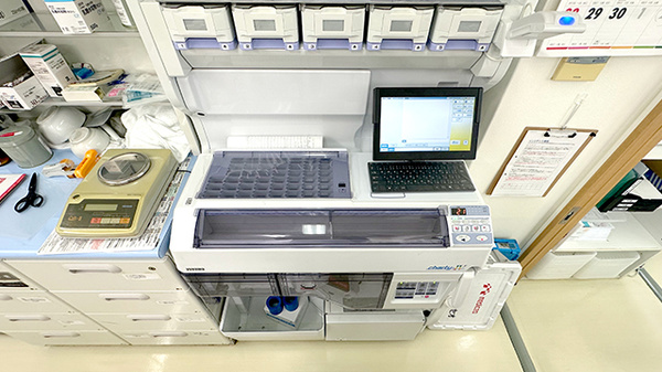 オリーブ薬局霞ヶ関店の調剤器具