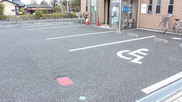 ぽらりす薬局の駐車場