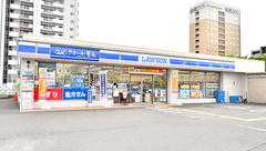 ローソンクオール薬局三郷谷中店の外観