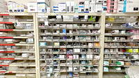 みどりの森薬局鶴瀬店の薬棚