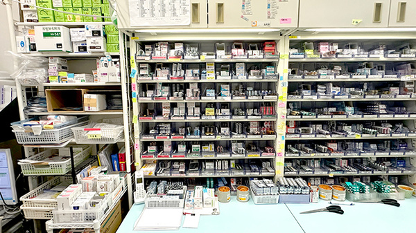 薬棚