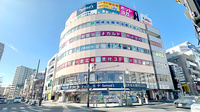 薬局トモズ志木店の外観