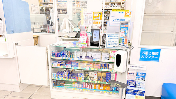 薬局トモズ大宮店の受付/カウンター