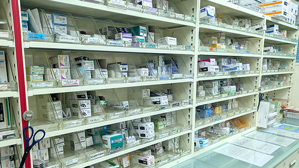 大洋薬局 宮野木店の薬棚
