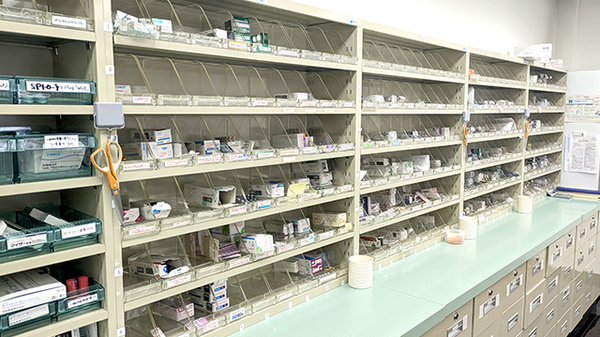 大洋薬局津田沼店の薬棚