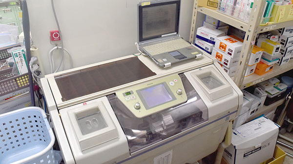 ココカラファイン薬局　松飛台店の調剤器具