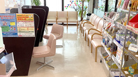 友愛薬局　常盤平店の待合スペース