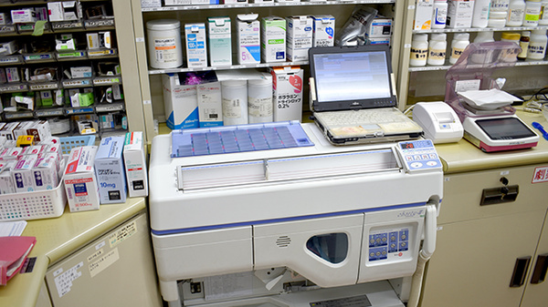 有限会社西川永生堂の調剤器具